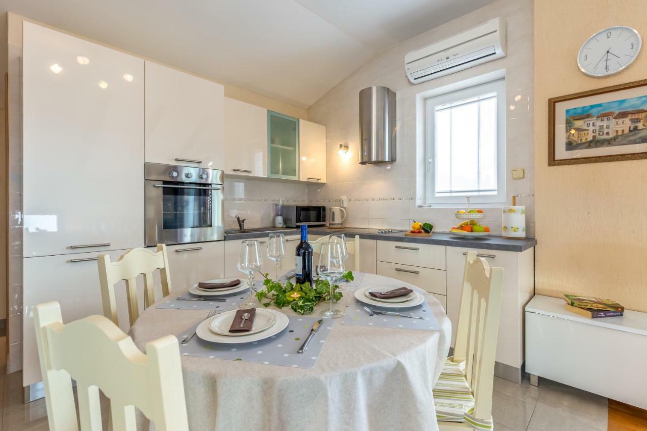Korina Apartment Kostrena Bagian luar foto